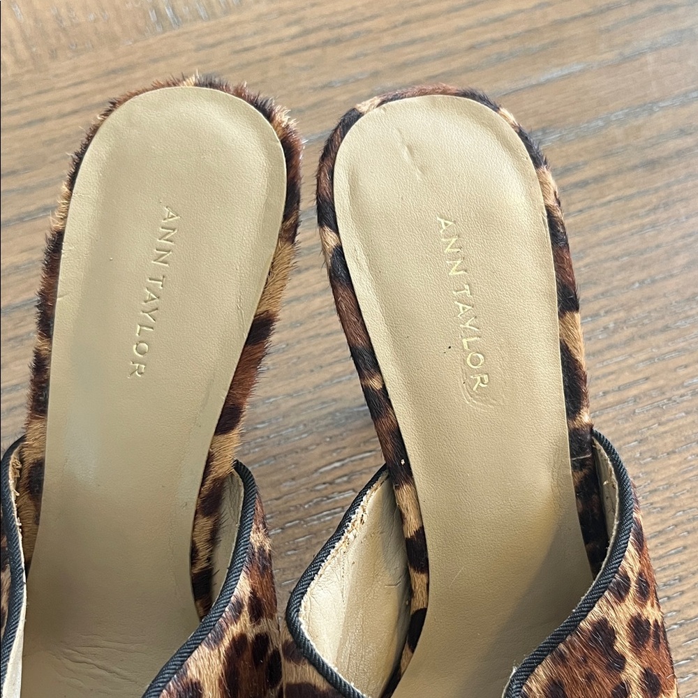 Ann Taylor Calf Hair Leopard Print Women's Mules Black Suede Toe Tip Size 6.5 - Picture 3 of 10